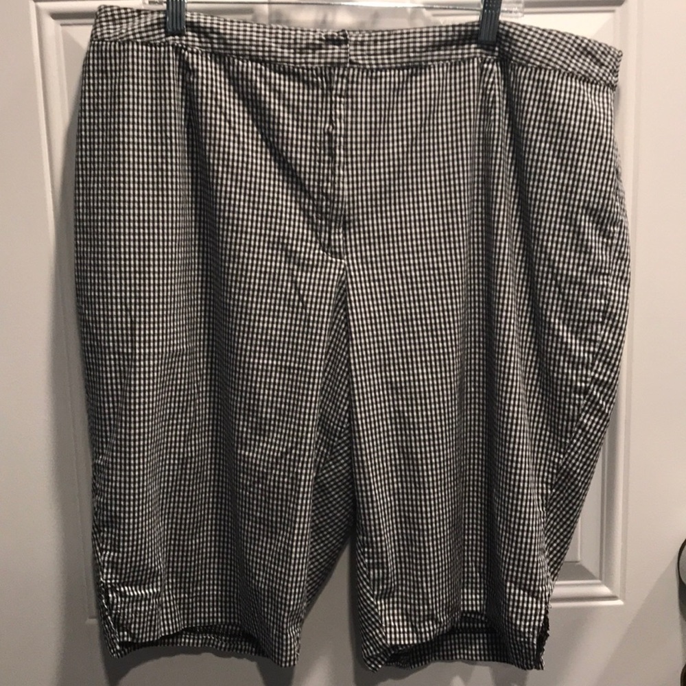 4/$20🌟Women’s plaid walking shorts 24W